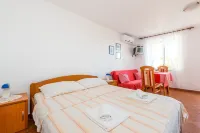 Guesthouse Home Sweet Home - ติดทะเล