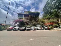 Ella Flower Garden Resort - parking