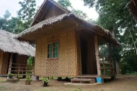 Abs Native Inn. Hotel dekat Loboc Ecotourism Adventure Park