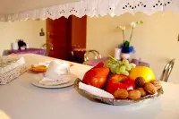 Eremes Rooms & Apartments