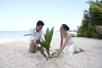 Centara Ras Fushi Resort & Spa Maldives - Bãi biển