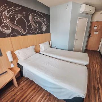 Ibis Rio de Janeiro Centro Отели рядом с достопримечательностью «Лестница Селарона»