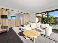 Glenburn Coastal Retreat Hotels in Hapuku