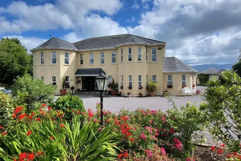 Brook Manor Lodge