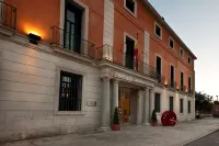 NH Collection Palacio Aranjuez Hotels near قصر آرانخويث الملكي