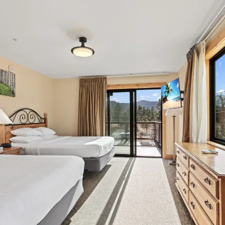 Coyote Mountain Lodge