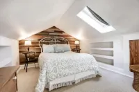 Sugar Magnolia Bed & Breakfast Hotel di Decatur