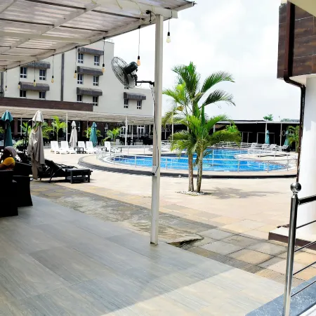 Sandralia Hotel