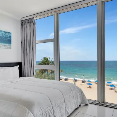 Ocean Manor Beach Resort Hotels near Bay View Drive Park