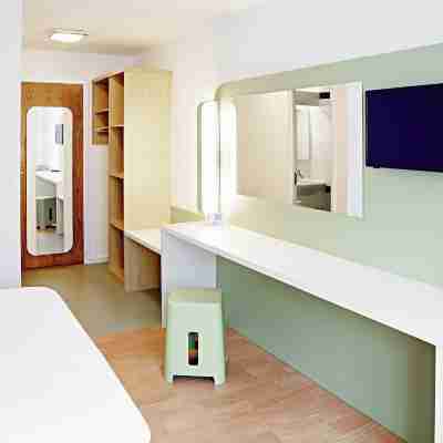 Warrington Motel, J20 M6 Lymm Services Rooms
