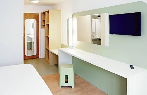 沃靈頓M6汽車旅館 J20/M6 利姆服務