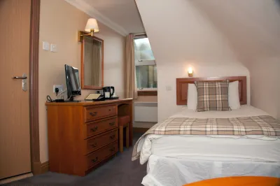 Loch Long Hotel Hotel di 