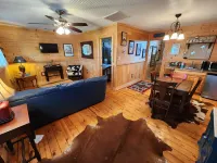 Stagecoach Cabins - Alphydda