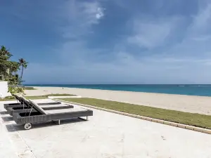 Watermark Luxury Oceanfront Residences