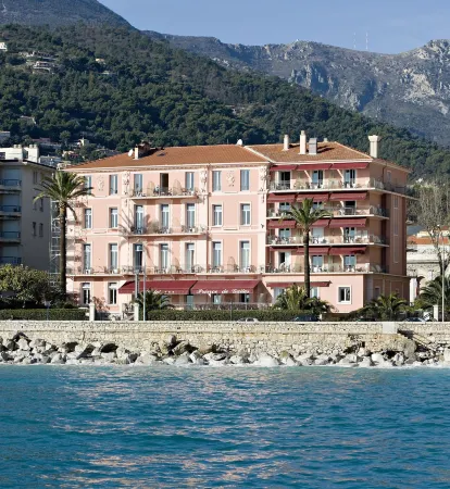 Best Western Premier Hotel Prince de Galles Отели рядом с достопримечательностью «Валь Раме-Ментона Ботанический сад»