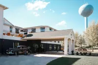 The Inn Hotel, Ascend Hotel Collection Hotels in Center Grove
