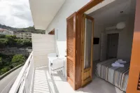 Donna Rosa Accommodation Các khách sạn gần Centro Storico Tropea