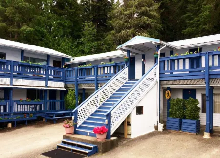 Sea Raven Motel Отели в г. Скина-Квин Шарлотт