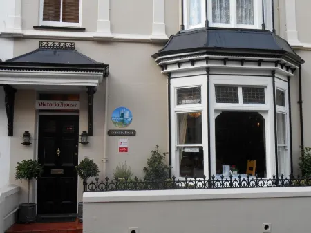 Victoria House Room Only Accommodation Отели рядом с достопримечательностью «Airworld Aviation Museum»