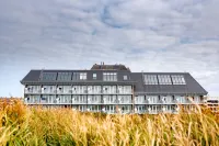 Wyn. Strandhotel Sylt Hotels in Wenningstedt-Braderup
