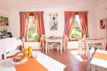 Darling Lodge Guest House Отели в г. Malmesbury