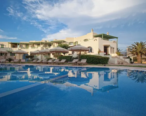 Finikas Hotel Hotel dekat Pantai Agiassos