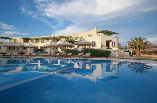 Finikas Hotel Hotels near Pirgaki Beach