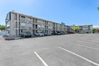 Rodeway Inn - Motels