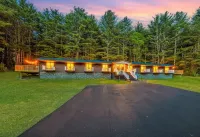 Entire Duplex - Hot Tub - Tennis Court - Pond