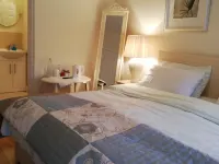 The Vee Guest Accommodation Hotels in 