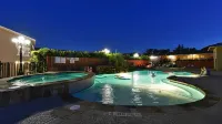 Sunday House Inn and Suites Hotels in Fredericksburg