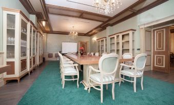 Hotel Cardinal-Domeniile Martinutzi