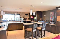 Staybridge Suites HILLSBORO - ORENCO STATION by IHG - breakfast