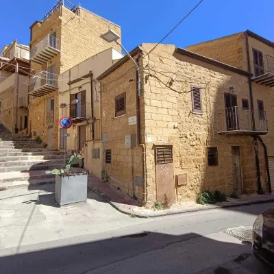 إيه ديو باسي دال سنترو سويت رومز Hotels near محطة أغريجنتو للسكك الحديدية