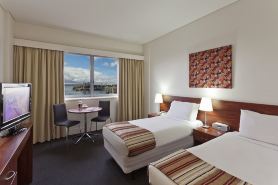 Macleay Hotel