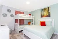 Splendid 4 Bd w/ Pool Close to Disney @ Champions Gate 1006