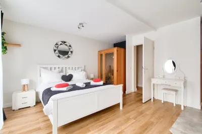123Home - Suite & Spa XL فنادق في Chanteloup En Brie