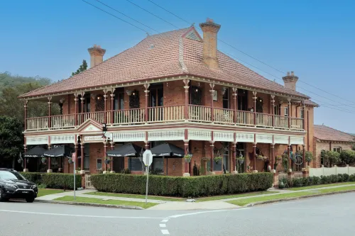 Kings and Queens Paterson Hotels in Paterson