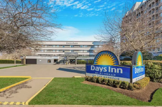 Days Inn by Wyndham Victoria on the Harbour