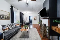 Spacious 4Br Retreat in the Heart of Lafayette - Balkon