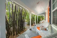 로드스 엔드 바이 브라이트와일드, 듀발 스트리트까지 몇 걸음