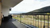 Szkolna, Sun & Snow - vue sur la montagne