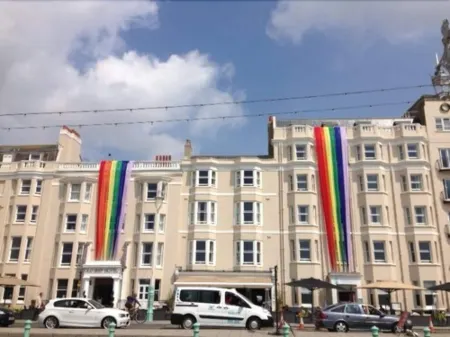 The Old Ship Hotel Отели рядом с достопримечательностью «University of Brighton Art Gallery»