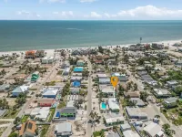 171/181 Washington ~ Dune Our Thing! Fabulous Pool Home! 8 Bedroom Home by RedAwning