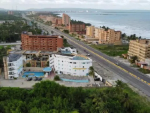 ホテル アベントゥーラ スイーツ ムンシピオ・アウトノモ・シルバのホテル