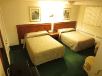 Canadiana Motel Hotels in Hanover