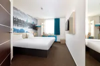 B&B HOTEL Warszawa-Okęcie โรงแรมใน