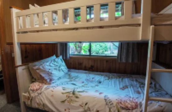Woongarra Cottage - Tranquil Off-Grid Nature Escape in a Bush Setting