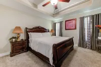 The Rehoboth- Iowa -Entire Home, 4BR- Deluxe & Elegant, Great Location near I-35