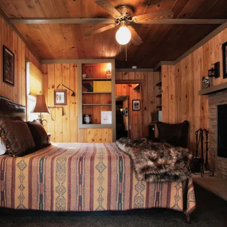 Silver Pines Lodge